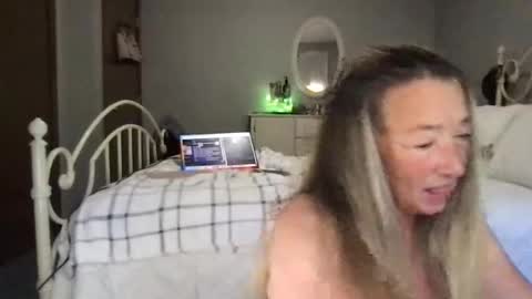 Lacey online show from 10-16-25, 04:30