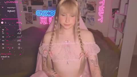 pinkvenom_ online show from 10-05-25, 05:11