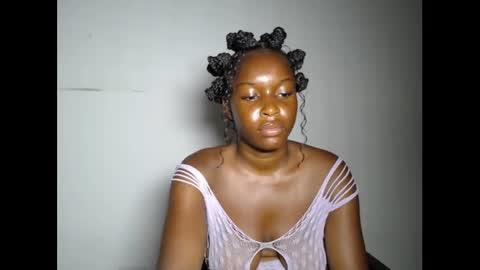 pinkykiki_247 online show from 12-04-25, 06:38