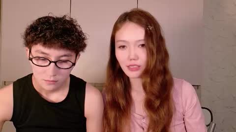 Li long hair and Ru short hair online show from 06-26-26, 07:18