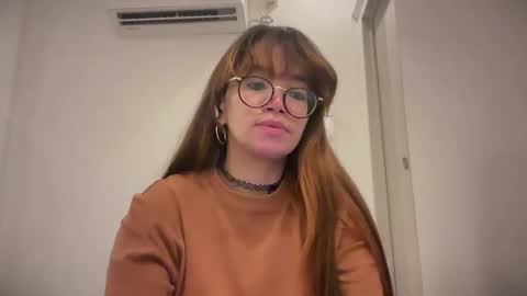 Snapshot of pinkyrosexx chatting on 05-03-26, 11:11 Rose online show from 05-03-26, 11:11
