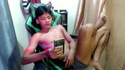 Snapshot of pinoy_cuteboy69 chatting on 05-21-26, 06:53 pinoy_cuteboy69 online show from 05-21-26, 06:53