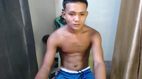 Snapshot of pinoy_fucker18 chatting on 04-09-26, 04:12 pinoy_fucker18 online show from 04-09-26, 04:12