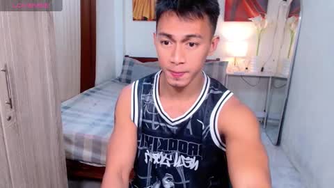 Snapshot of pinoymilker chatting on 03-06-25, 03:57 ethan online show from 03-06-25, 03:57