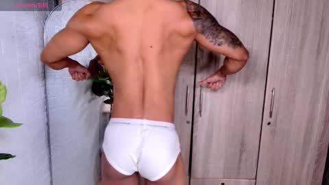 Snapshot of pinoymilker chatting on 09-21-25, 03:08 ethan online show from 09-21-25, 03:08