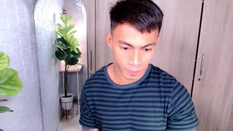 Snapshot of pinoymilker chatting on 10-06-25, 03:26 ethan online show from 10-06-25, 03:26