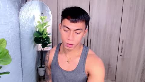 Snapshot of pinoymilker chatting on 10-13-25, 03:39 ethan online show from 10-13-25, 03:39