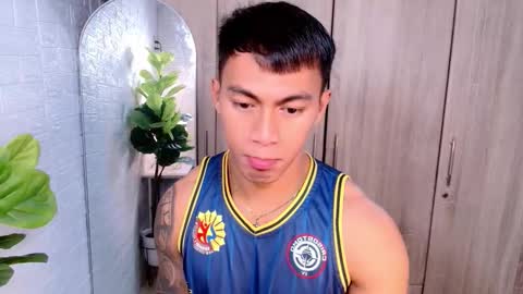 Snapshot of pinoymilker chatting on 10-14-25, 03:07 ethan online show from 10-14-25, 03:07