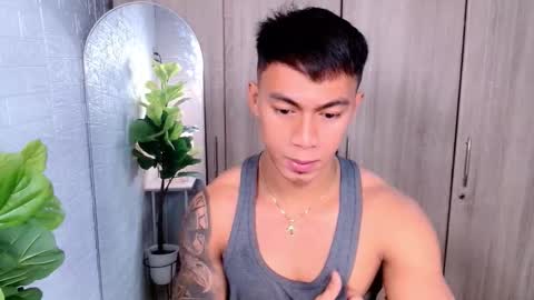 Snapshot of pinoymilker chatting on 10-20-25, 02:45 ethan online show from 10-20-25, 02:45