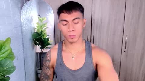 Snapshot of pinoymilker chatting on 10-21-25, 04:13 ethan online show from 10-21-25, 04:13