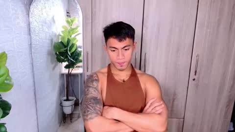 Snapshot of pinoymilker chatting on 10-28-25, 02:59 ethan online show from 10-28-25, 02:59