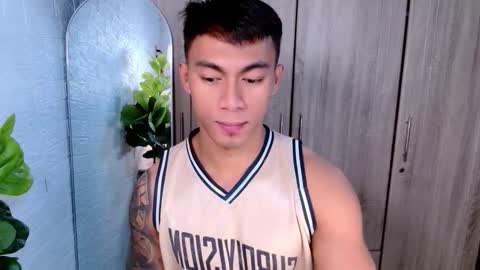 Snapshot of pinoymilker chatting on 11-07-25, 02:00 ethan online show from 11-07-25, 02:00