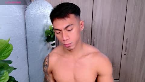 Snapshot of pinoymilker chatting on 11-22-25, 03:38 ethan online show from 11-22-25, 03:38