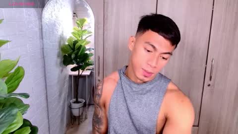 Snapshot of pinoymilker chatting on 11-23-25, 04:34 ethan online show from 11-23-25, 04:34