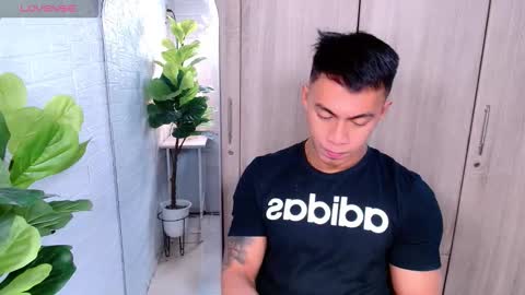 Snapshot of pinoymilker chatting on 12-02-25, 06:41 ethan online show from 12-02-25, 06:41