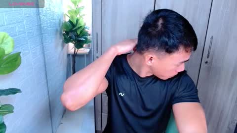 Snapshot of pinoymilker chatting on 12-16-25, 01:16 ethan online show from 12-16-25, 01:16