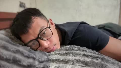 Snapshot of pinoymilker chatting on 12-19-25, 02:46 ethan online show from 12-19-25, 02:46