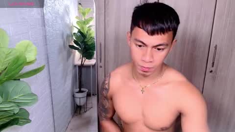 Snapshot of pinoymilker chatting on 01-06-26, 12:42 ethan online show from 01-06-26, 12:42