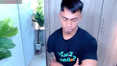 Snapshot of pinoymilker chatting on 01-08-26, 12:57 ethan online show from 01-08-26, 12:57