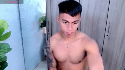 Snapshot of pinoymilker chatting on 01-09-26, 01:19 ethan online show from 01-09-26, 01:19