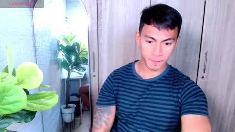 Snapshot of pinoymilker chatting on 02-15-26, 12:14 ethan online show from 02-15-26, 12:14