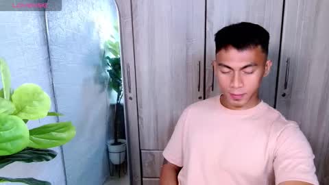 Snapshot of pinoymilker chatting on 02-17-26, 11:29 ethan online show from 02-17-26, 11:29