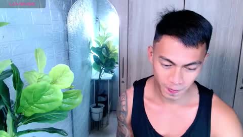 Snapshot of pinoymilker chatting on 02-22-26, 11:31 ethan online show from 02-22-26, 11:31