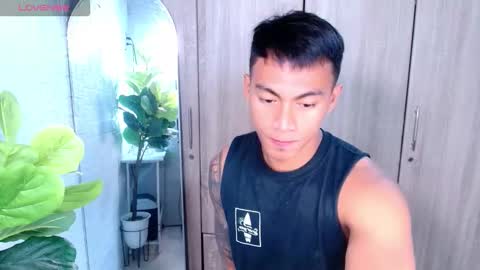 Snapshot of pinoymilker chatting on 02-27-26, 05:29 ethan online show from 02-27-26, 05:29