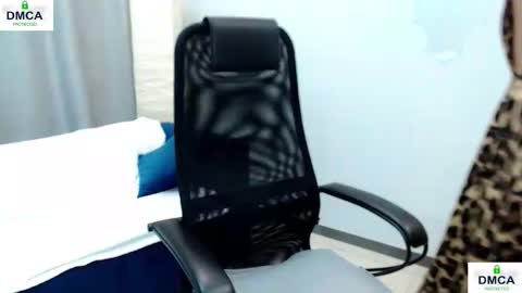 Bella online show from 10-30-25, 09:55