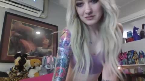 Snapshot of pirateprincessx chatting on 11-07-25, 04:01 pirateprincessx online show from 11-07-25, 04:01