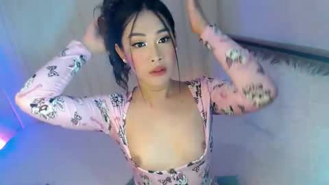 Snapshot of piroulita chatting on 09-16-25, 03:51 Ari online show from 09-16-25, 03:51