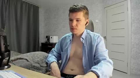 Snapshot of pirremeow chatting on 05-22-26, 07:37 Pierre online show from 05-22-26, 07:37