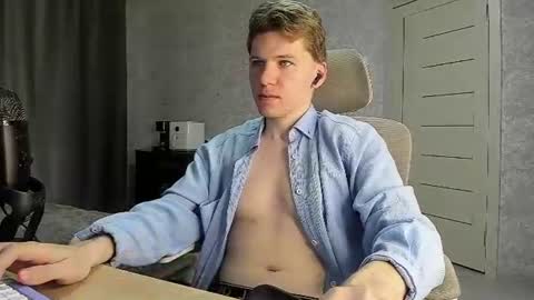 Pierre online show from 06-25-26, 12:09