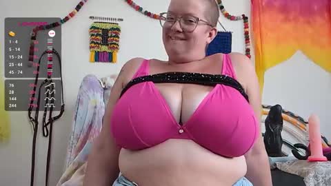 Em online show from 10-10-25, 08:19