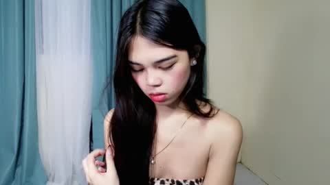 Snapshot of pitchy_pitch chatting on 06-08-26, 05:13 The Girl Named Eyve online show from 06-08-26, 05:13
