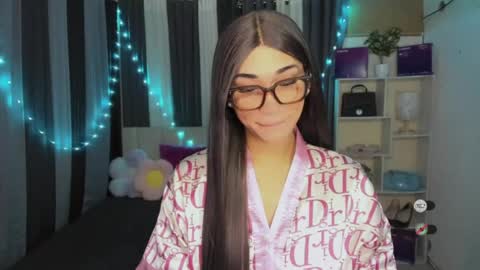 pixiedoll_ online show from 07-21-26, 06:49