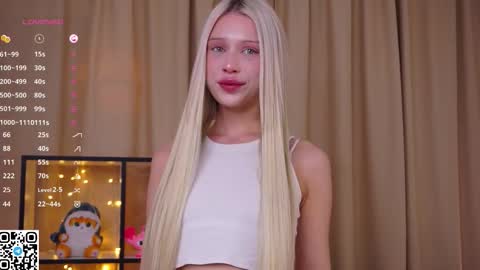 Snapshot of platinum_babe chatting on 10-05-25, 03:32 Ennie online show from 10-05-25, 03:32