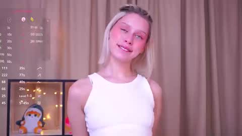 Snapshot of platinum_babe chatting on 10-19-25, 12:06 Ennie online show from 10-19-25, 12:06