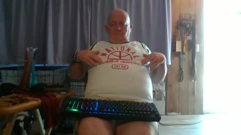 Snapshot of playboychas chatting on 06-12-26, 12:20 chaz online show from 06-12-26, 12:20