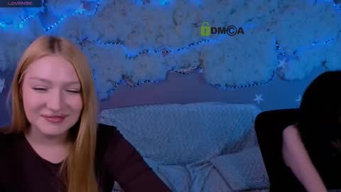 Sophie online show from 03-09-26, 08:57