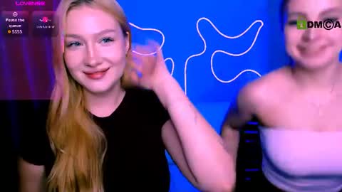 Sophie online show from 06-12-26, 07:35