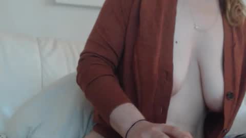 Snapshot of playfulsamira chatting on 09-30-25, 09:36 PlayfulSamira online show from 09-30-25, 09:36