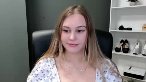 Valeria online show from 04-23-26, 03:14