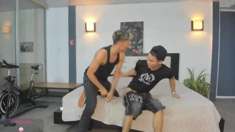   online show from 11-12-25, 11:03