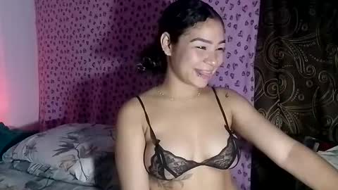 Snapshot of playhot88 chatting on 05-09-26, 11:21 KATE Y PABLO online show from 05-09-26, 11:21