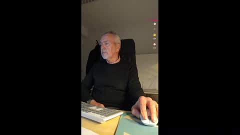 Snapshot of pleasedominateme chatting on 01-29-25, 05:24 Pleasedominateme online show from 01-29-25, 05:24