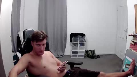 Snapshot of plkrisztian chatting on 09-11-25, 08:53 plkrisztian online show from 09-11-25, 08:53