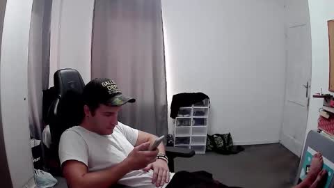 Snapshot of plkrisztian chatting on 10-09-25, 02:59 plkrisztian online show from 10-09-25, 02:59