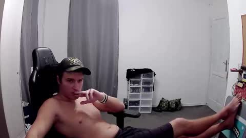 Snapshot of plkrisztian chatting on 10-27-25, 08:46 plkrisztian online show from 10-27-25, 08:46