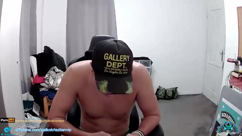 Snapshot of plkrisztian chatting on 11-17-25, 08:53 plkrisztian online show from 11-17-25, 08:53